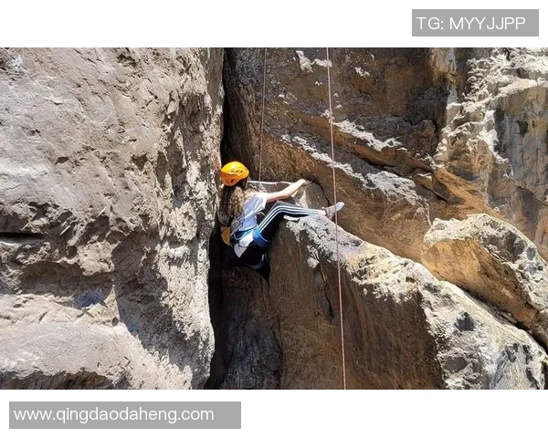 重庆攀岩队反击战术解析与训练策略全景剖析 重庆攀岩队反击战术解析与训练策略全景剖析